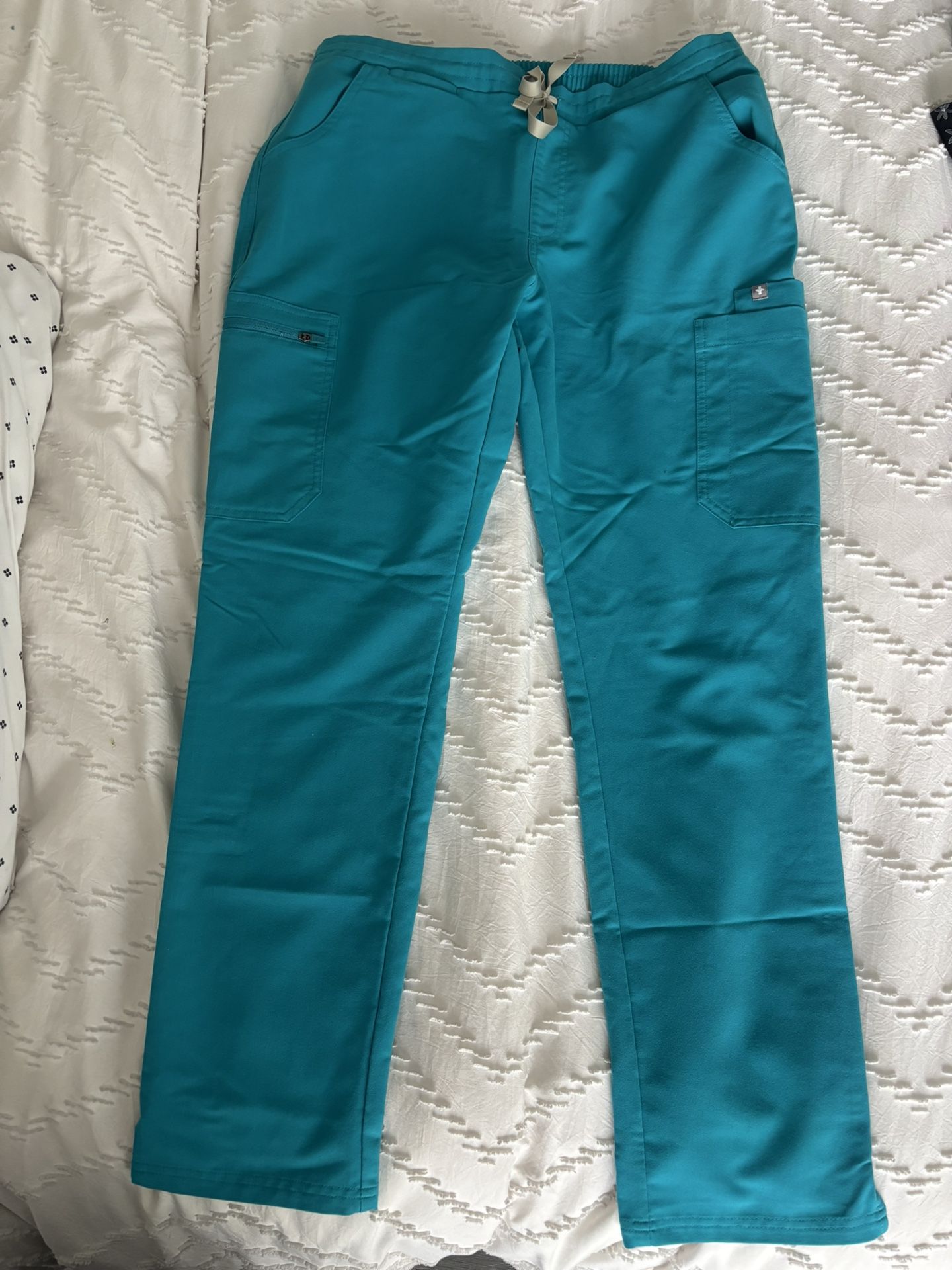 Figs scrub pants + top