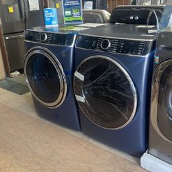 GE XL Front Load Washer & Gas Dryer Set 