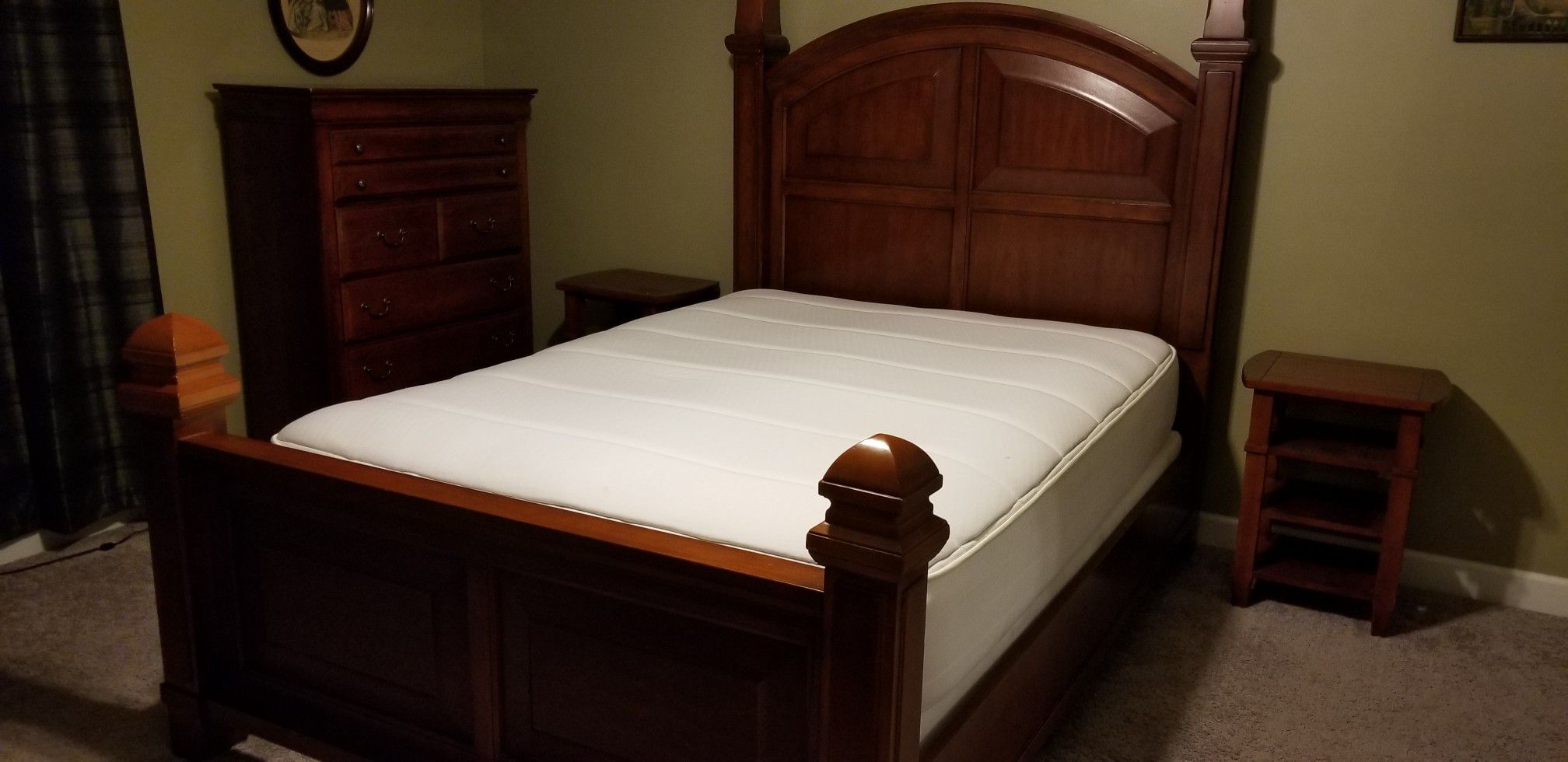Broyhill solid wood bed set for sale