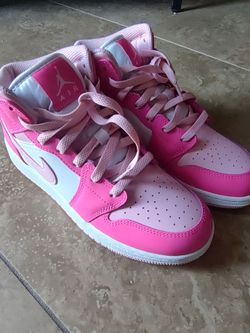 New Nike Air Jordan Barbie Pink girl's shoes size 6.5 $45 see my other offers must pick up cash only no holds