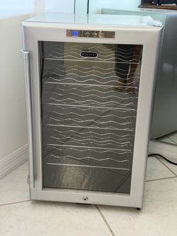 Whynter Freestanding Wine Cooler