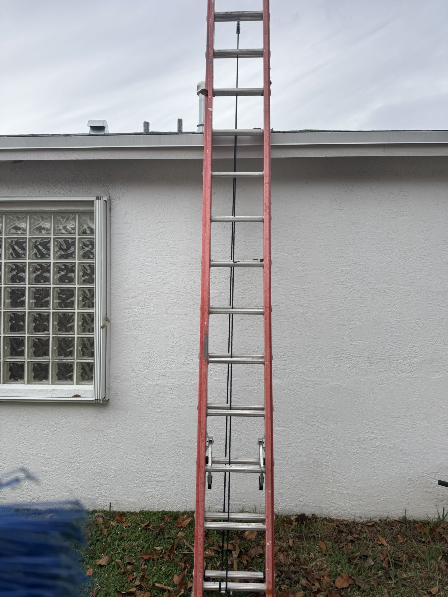 28' Extension Ladder, Ladder Jacks, And Stabilizer