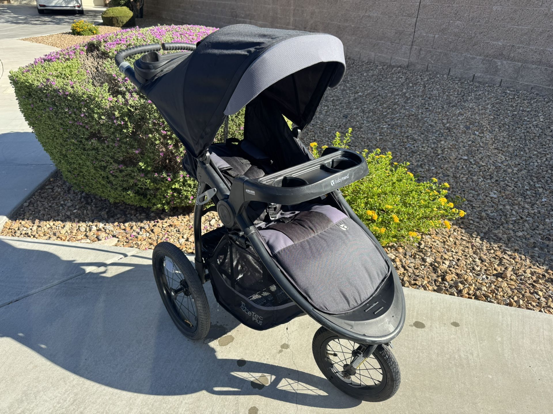 Baby Trend Expedition Race Tec Plus Jogger / Stroller