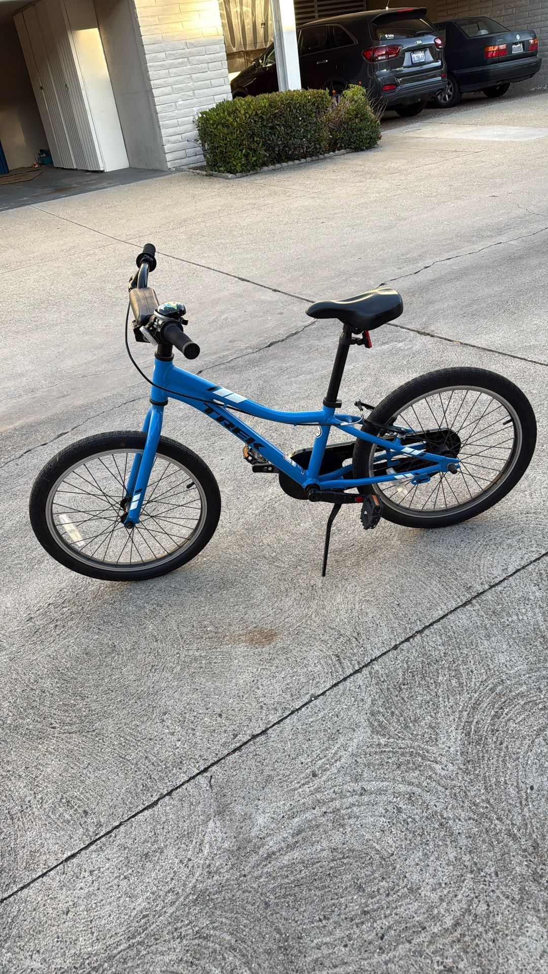 Trek Kids Bike Blue And Black - Age 3-5