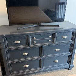 Dresser With Drawers