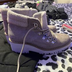 Women’s boots new