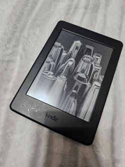 Kindle Paperwhite 7th Gen (4GB) - Great Working Condition