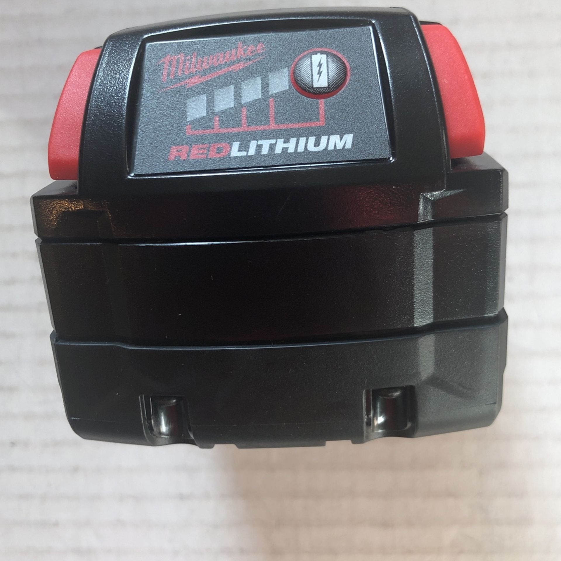 Brand New Milwaukee M18 Red Lithium XC 4.0 AH Battery 60 Firm on Price 60 Firme en Precio