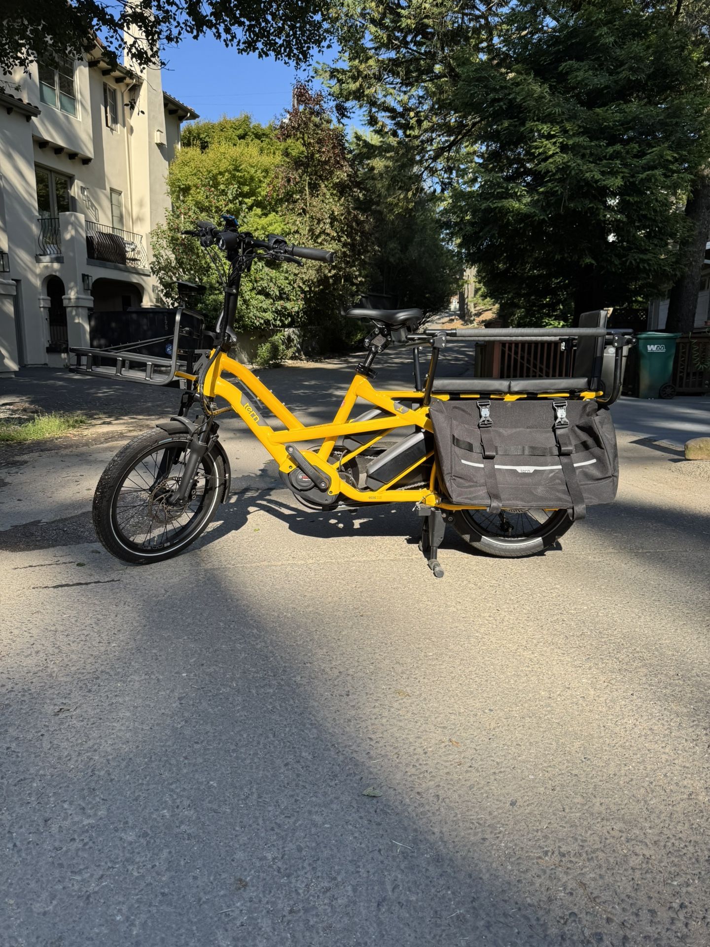 yellow Cargo Turn Bike