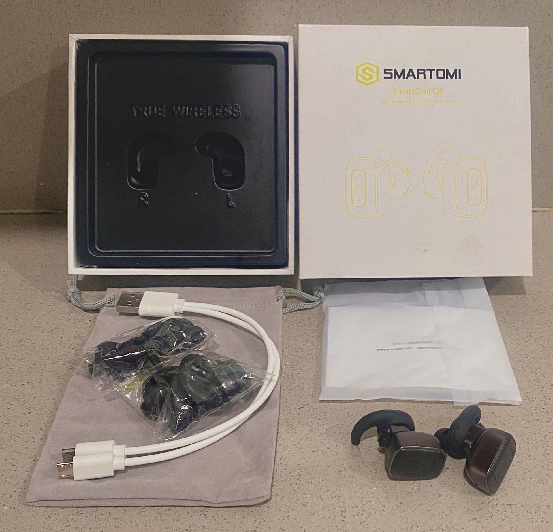 Q5 SMART OMI True Wireless Stereo Bluetooth Headphones