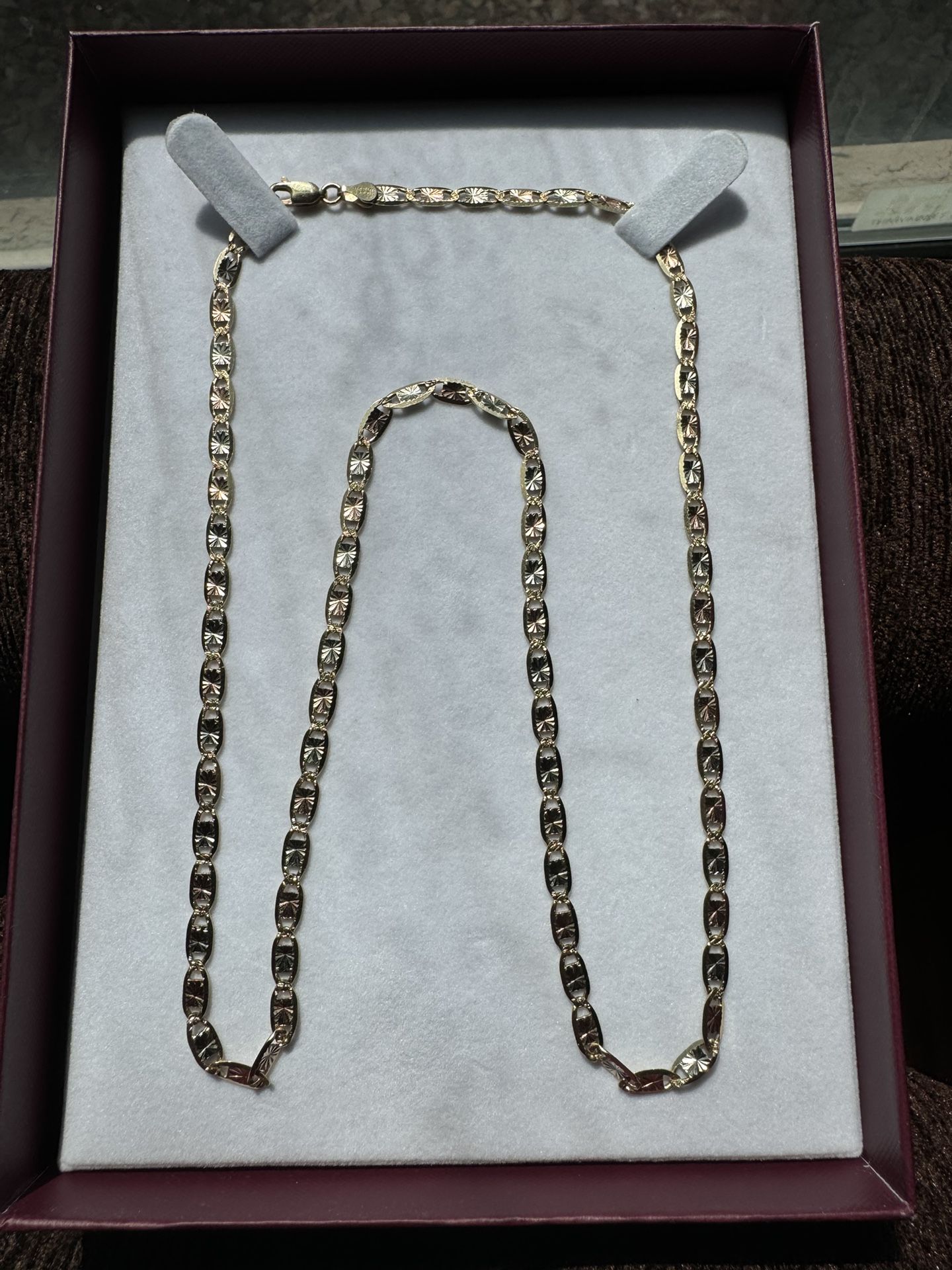 14 K G Gucci Link Chain