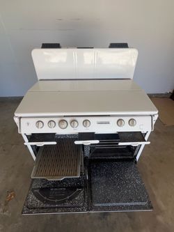 O Keefe & Merritt 1950’s antique stove