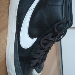High Nike Blazers Size 9