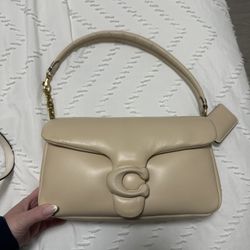 COACH Pillow Tabby 26 Ivory