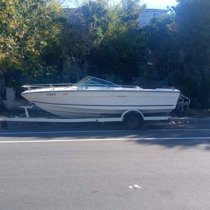 26' Seaswirl With Trailer