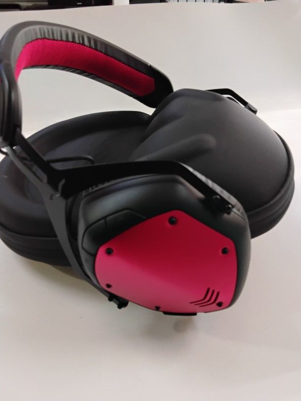 VMODA WIRELESS HEADPHONES