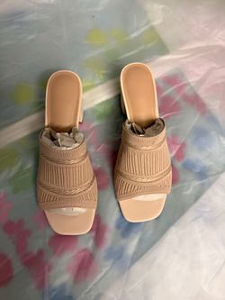 NEW Women’s Mid Heeled Sandals