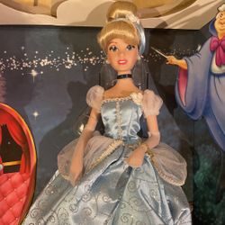 Disney Porcelain Princess - (Cinderella)