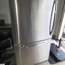 Refrigerator GE Profile