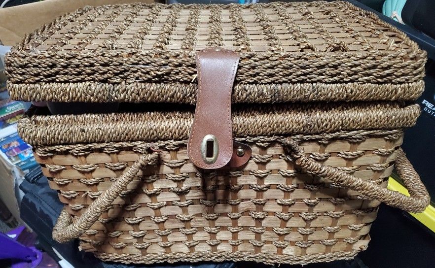 Vintage Picnic Basket With Insulated Wine Cooler