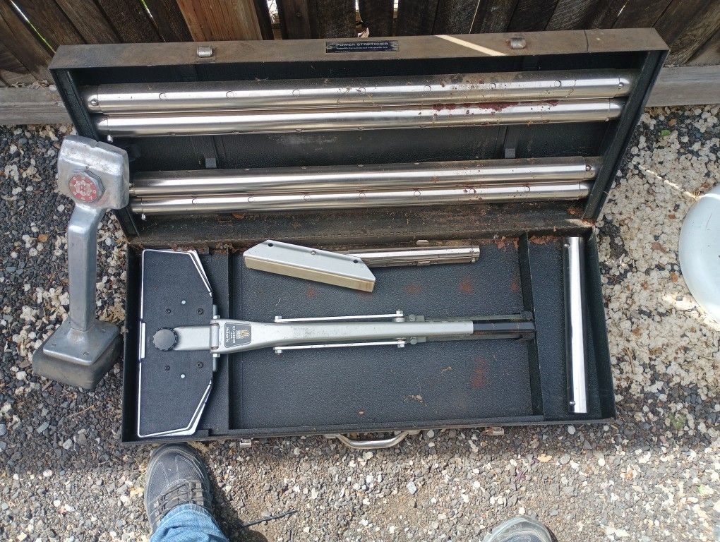 Carpet Stretcher And Knee Kicker $180