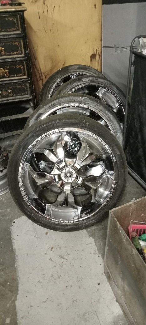 24 In 5×5 LUG OR 5.5×5 LUG RIMS (SHINY LIKE LOOKING INA MIRROR)
