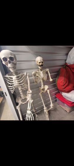 🎃 HUGE Halloween Decoration Lot – Skeletons, Bones, Lights & Props