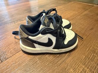 Jordan 1 low mocha size 5C