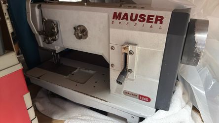 Mauser walking foot upholstery machine