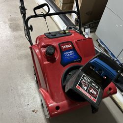 21” Toro 2 Cycle Snow Blower / Thrower