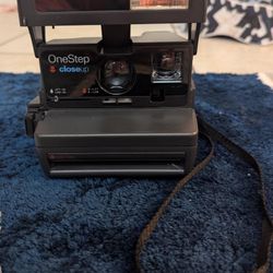 Vintage POLAROID One Step Close Up 600 Instant Film Camera With Strap 