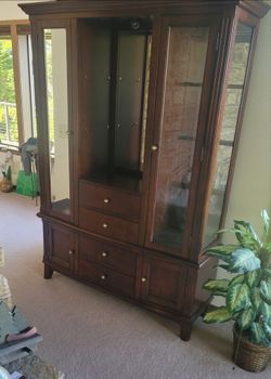 Dining room/ Living Room cabinet Hutch
