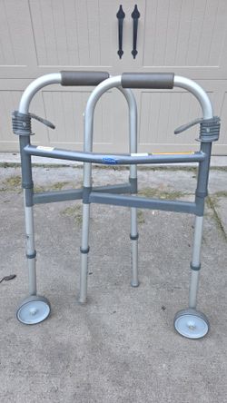 Foldable walker