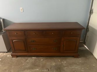 Dresser