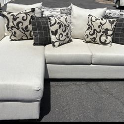 Sofa With Chaise 