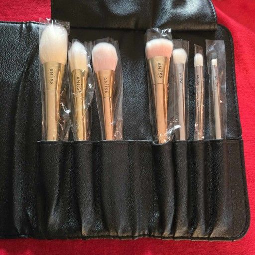 Aniise Travel Makeup Brush Set