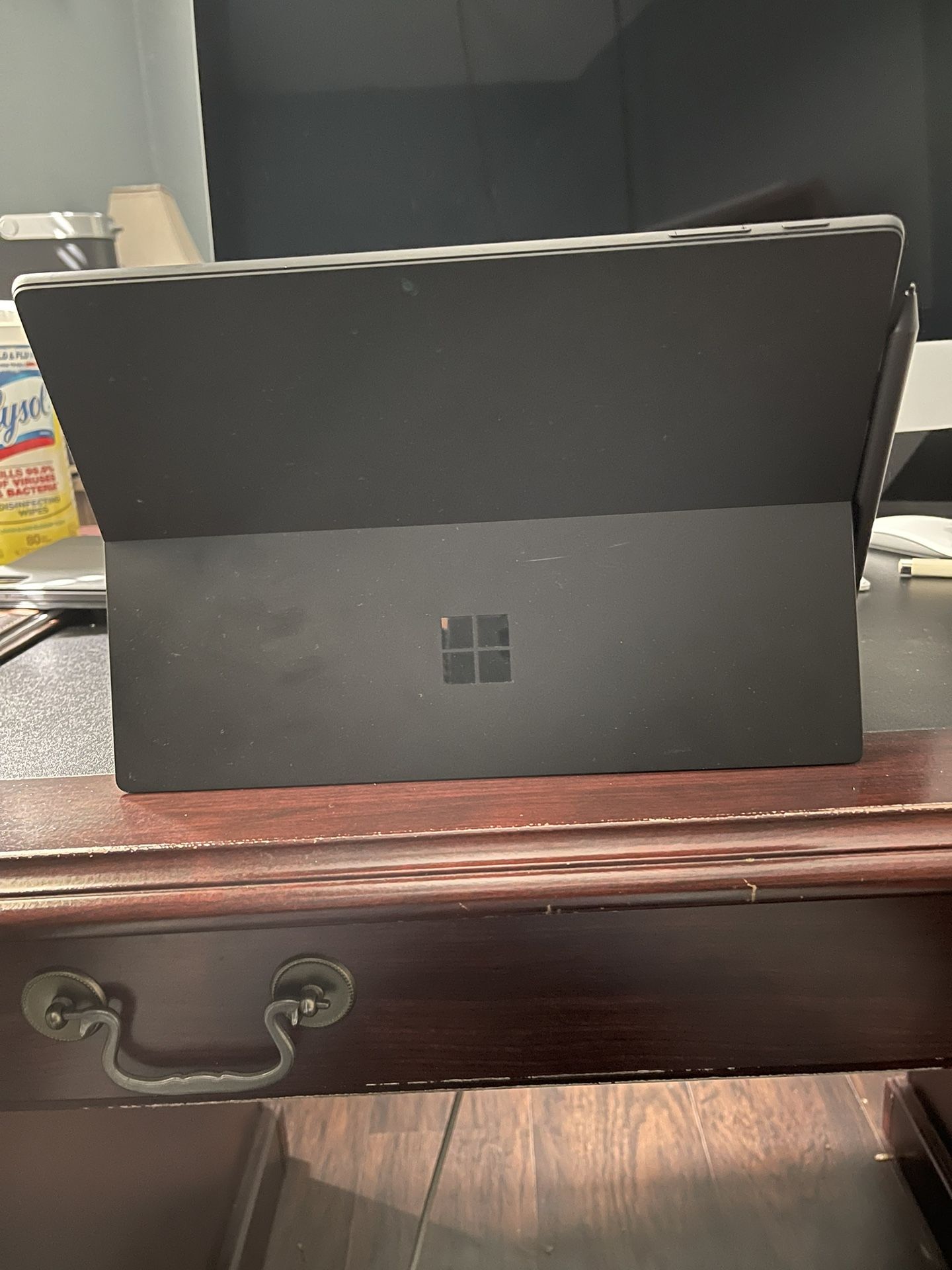 Surface Pro 7 - 300 gb - Almost New 