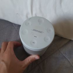 Bose Bluetooth Speaker - READ DESCRIPTION