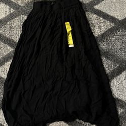 New Women’s Skirt Small 