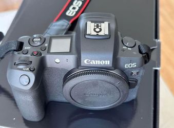 Canon R - Barely Used. Perfect Condition! Mirrorless DSLR!!