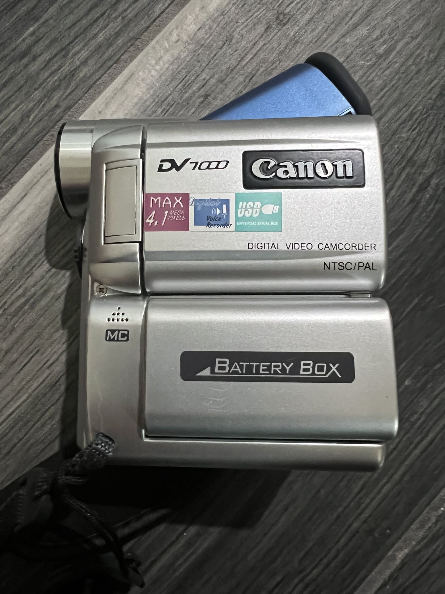 Sony Digital video Camcorder DV7000 made in Japan 4.1 mega pixels Complete