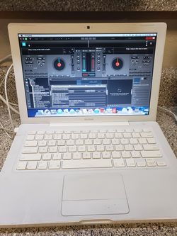 Macbook2008 con musica mixes y karaokes vdj 8.3 infinity