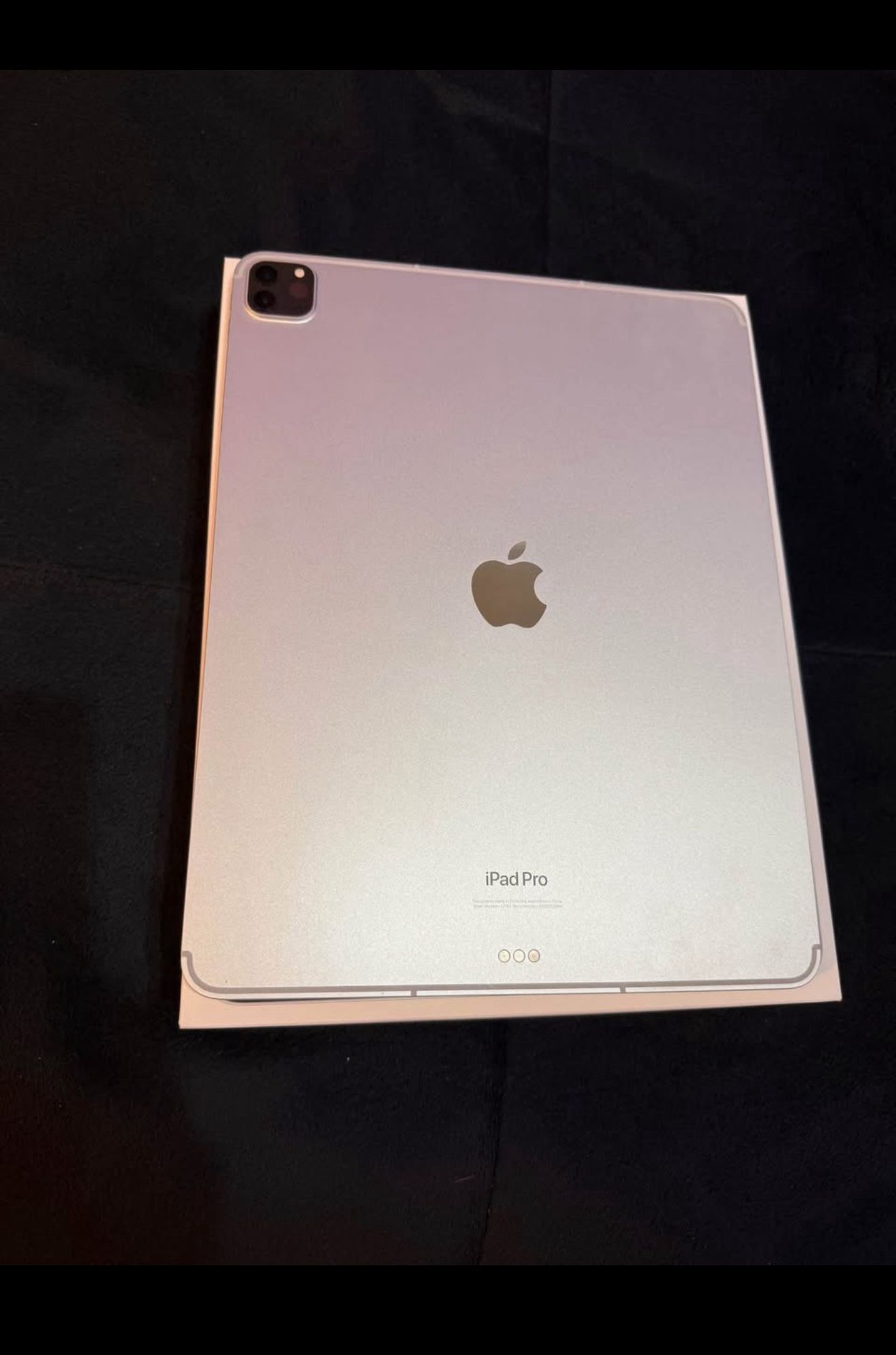 Apple iPad Pro 12.9” 6th Gen