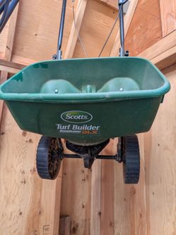Turf Builder EdgeGuard DLX Push Broadcast Spreader Holds up to 15,000 sq.ft. for Seed, Fertilizer, Salt, Ice Melt