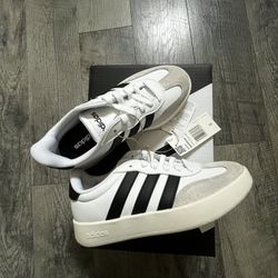 NEW WHITE ADIDAS BARREDA SHOES SIZE 6