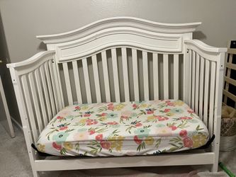 Crib / Toddler Bed