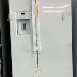 💥Great Deal💥 21.9 cu. ft. Side by Side Refrigerator in White, Counter Depth