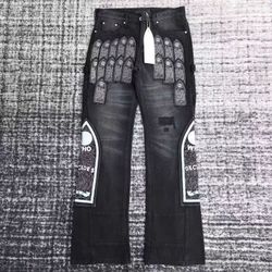 Who decides war jeans