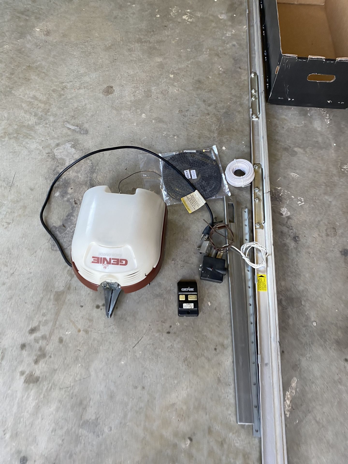 Genie Excelerator screw drive garage door openers for Sale in SIENNA