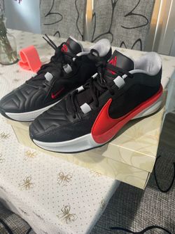 Nike zoom freak 5 size 10